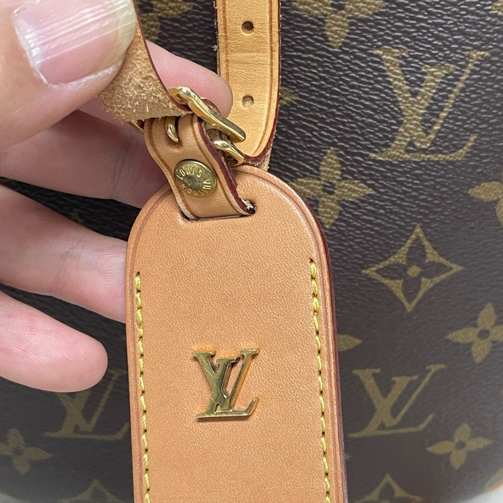 Louis Vuitton Monogram Crossbody Bag - Picture 7 of 7